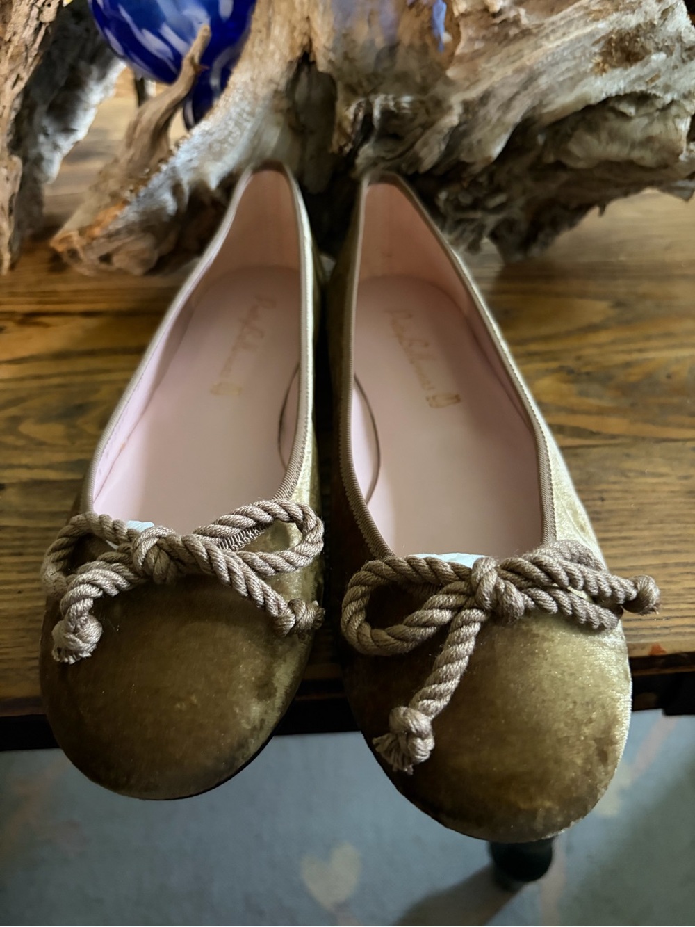 Pretty Ballerinas Women’s Olive Green Velvet Bow Ballet Flats